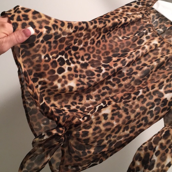Express Leopard print shirt - Picture 2 of 2